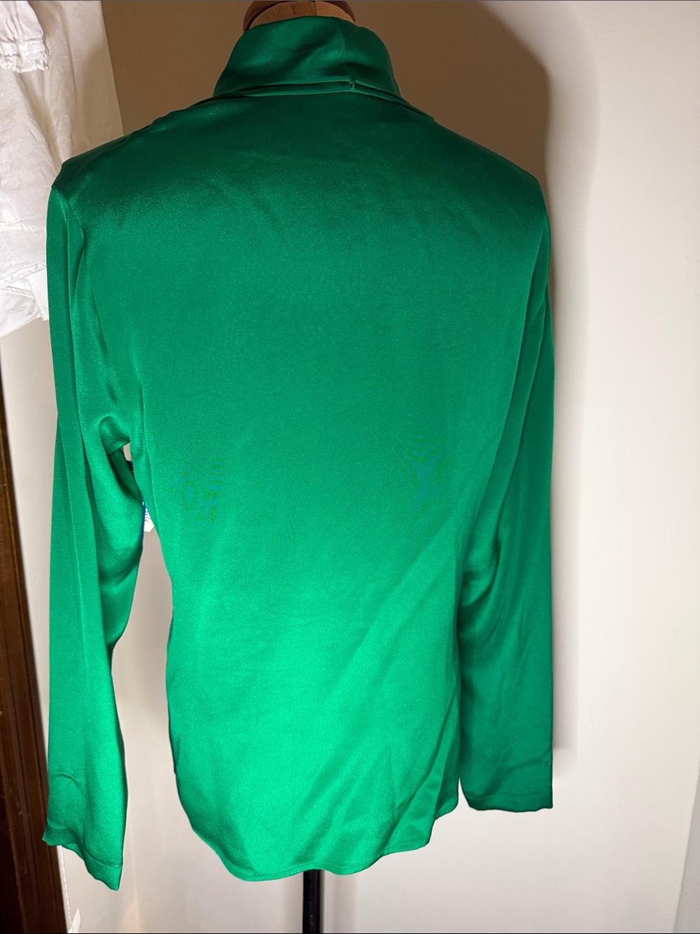Saks Fifth Avenue Green Women's Sweater - Picture 3 of 3